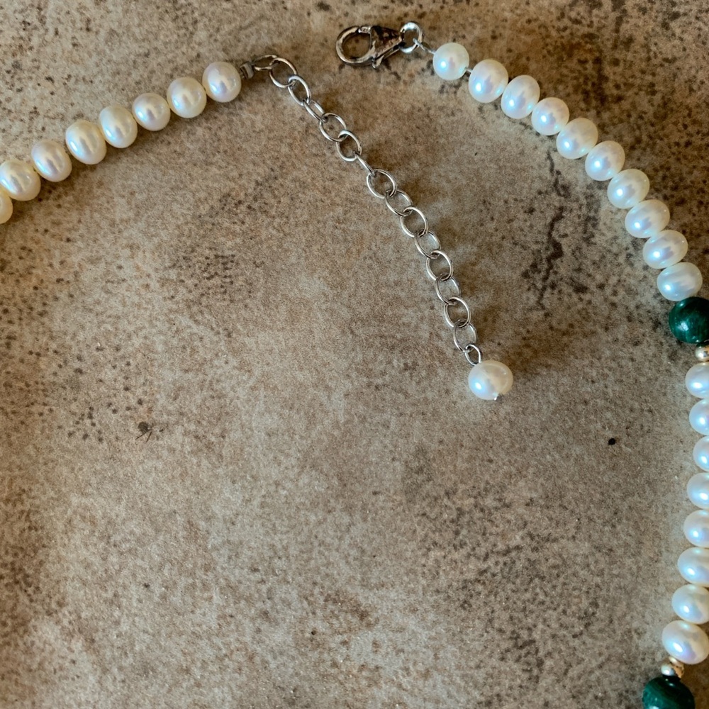 Ross Simons Malachite Pearl Sterling Necklace with tiny gold beads. - Picture 3 of 4